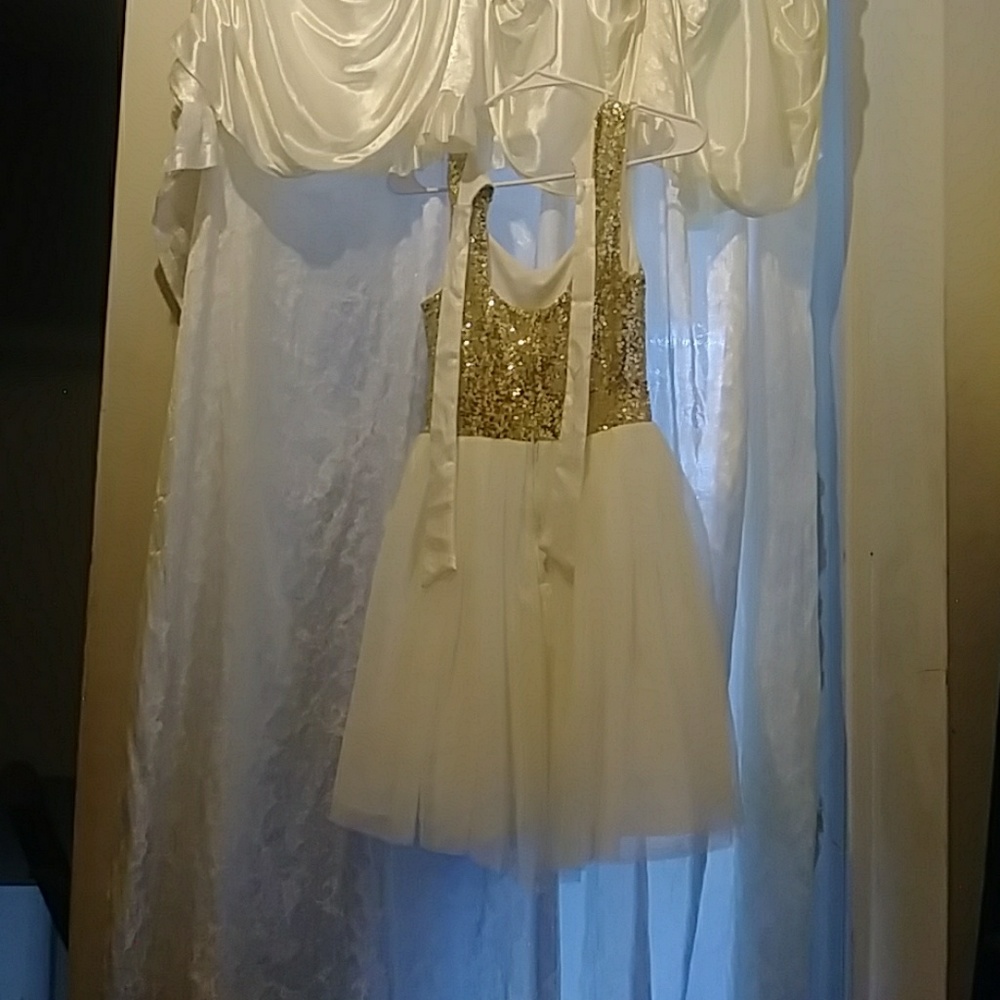 Dress - Picture 2 of 2